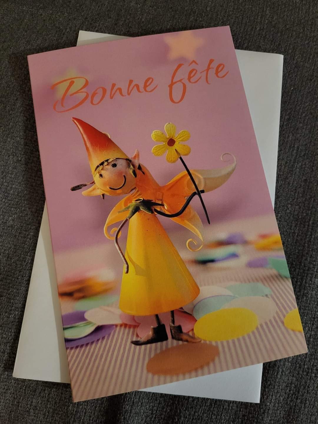 Bonne Fête - Fée jaune confettis multicolores