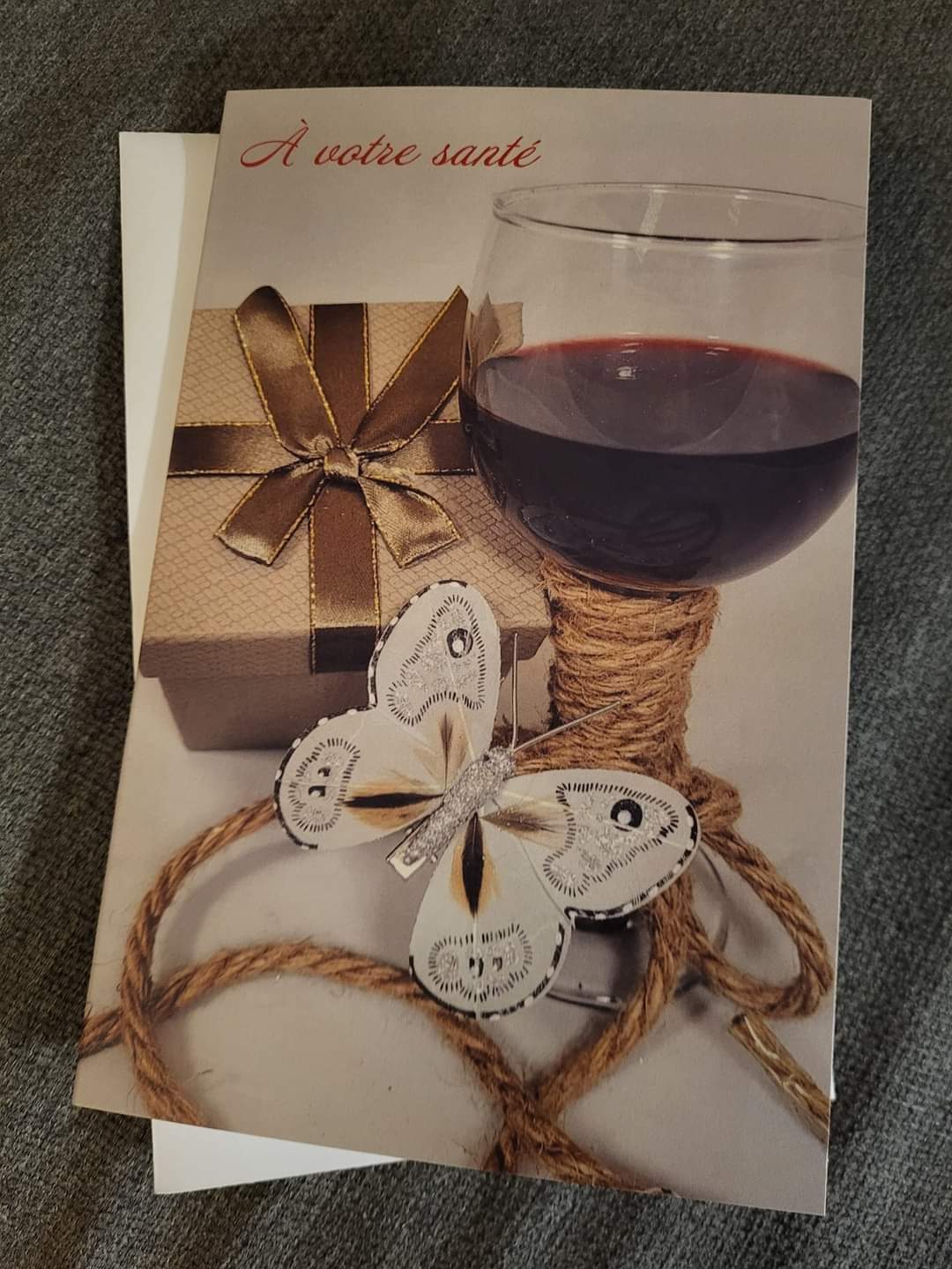 À votre santé - Coupe de vin, cadeau et papillon