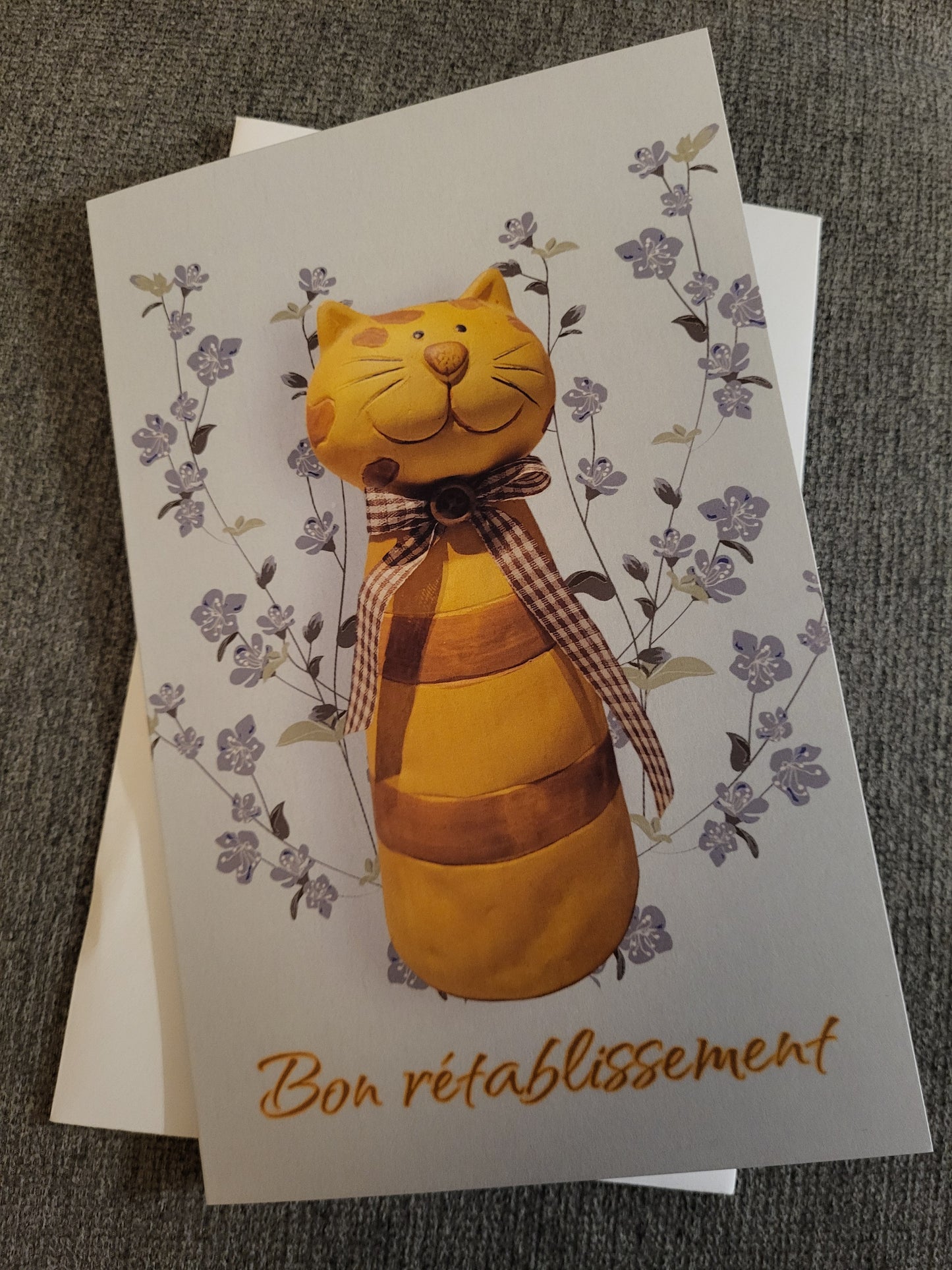 Bon rétablissement - Chat jaune fond fleurs grises