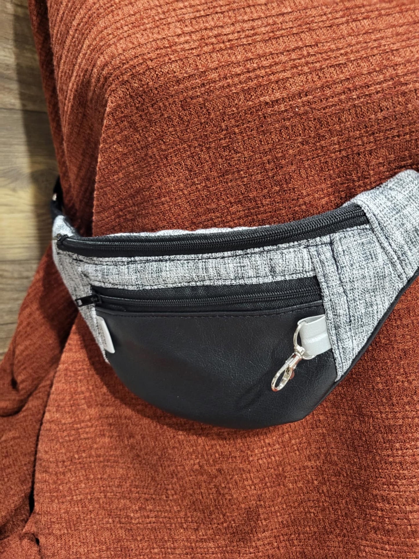 Fanny pack in light grey heather black linen-effect canvas and genuine leather