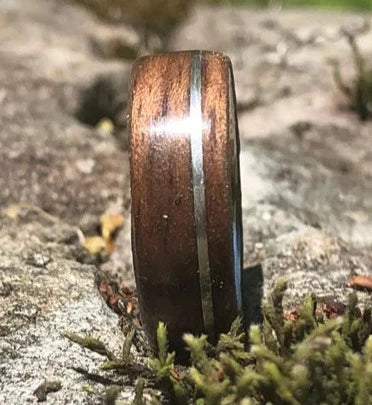 Gold wedding ring band, Gold wood ring, Mens gold diamond wedding ring, Mens gold wedding bands Canada, Minimalist gold rings, Solid 18k gold ring, Mens wedding rings, Women Ring, Wood ring, Engagement ring, Eco Ring, Wooden engagement ring, Mens wedding band , 